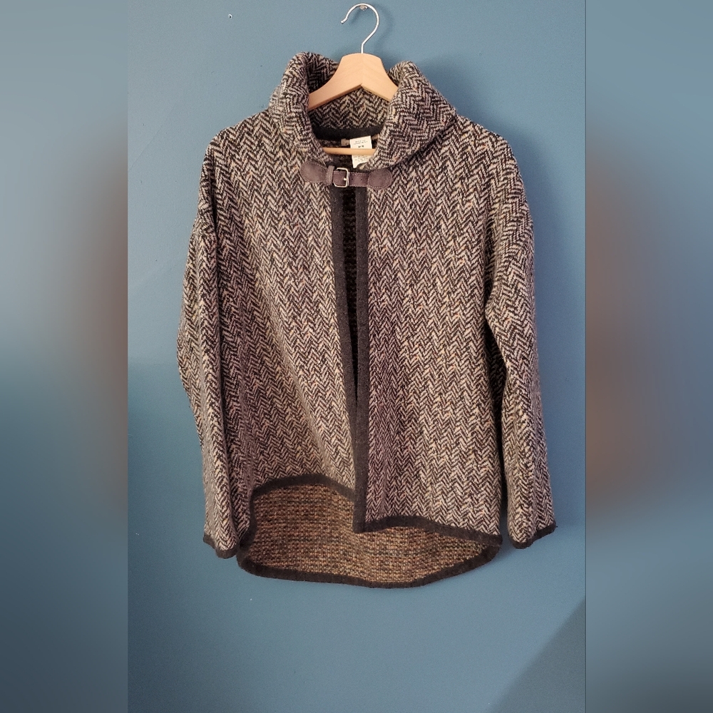 Chic Women's Cardigan